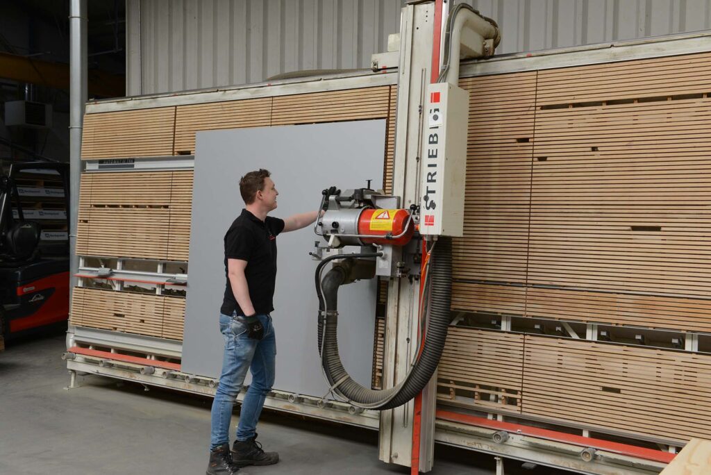 Plaat op maat machinale bewwerking bij Warebo Geveltechniek Someren